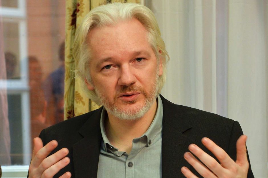 Privan de acceso a Internet al fundador de WikiLeaks