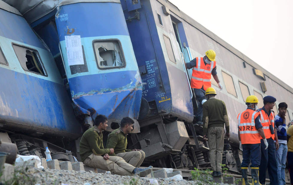 Descarrilamiento de tren en India deja 142 muertos y 200 heridos