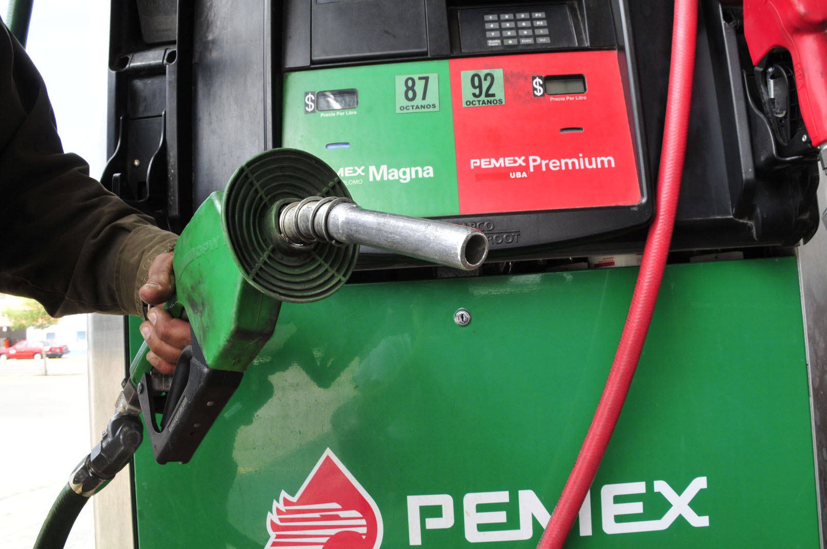 ¿Cuánto cuesta producir un litro de gasolina en México? (1/3)