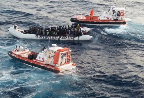 Rescatan alrededor de 3 mil inmigrantes en Canal de Sicilia