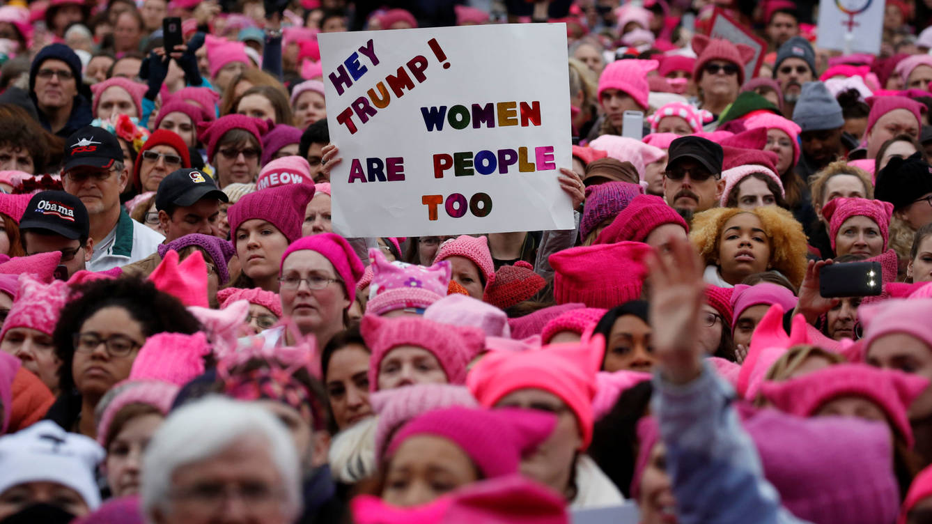 Convocan a "un día sin mujeres" en protesta contra Trump