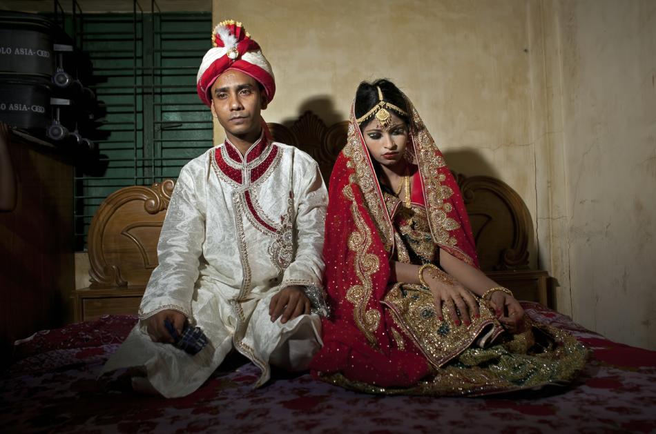 Aprueba Bangladesh ley que permitirá matrimonio infantil