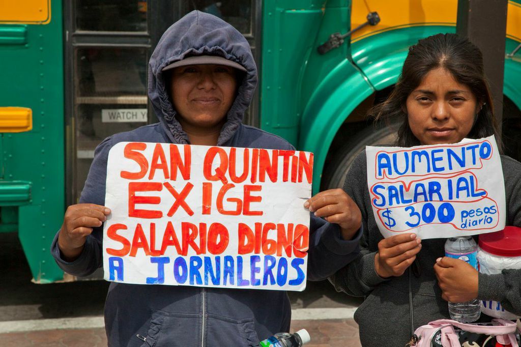 Inicia caravana de los jornaleros de San Quintín