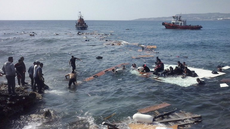 Desaparecen 146 inmigrantes tras naufragio en el Mediterráneo