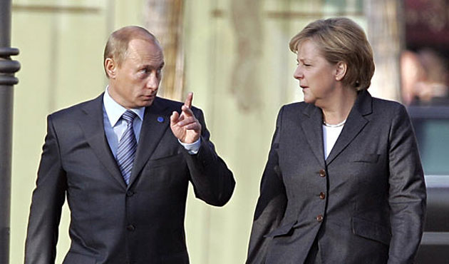 Anuncia Putin reunión con Merkel en Rusia