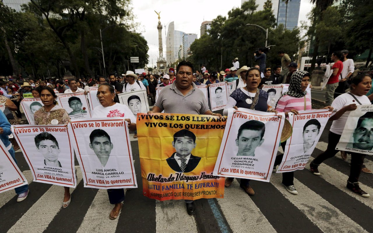 Condena AI México represión contra padres de los 43 normalistas desaparecidos