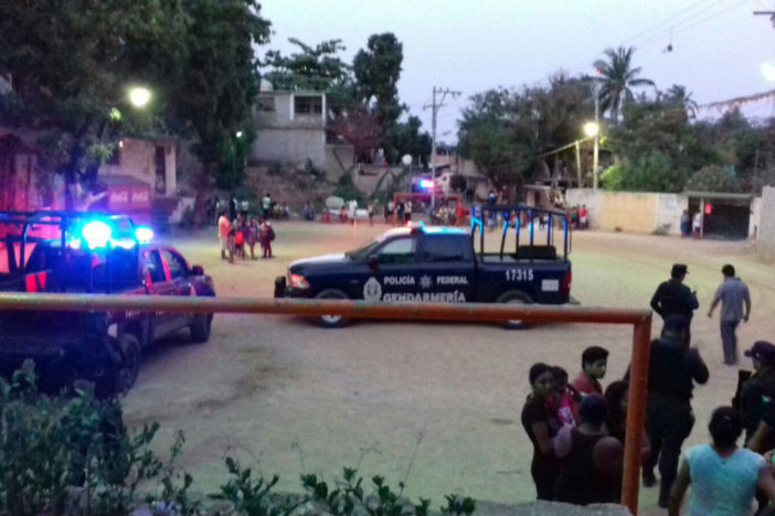 Deja tres muertos ataque en cancha de futbol en Acapulco