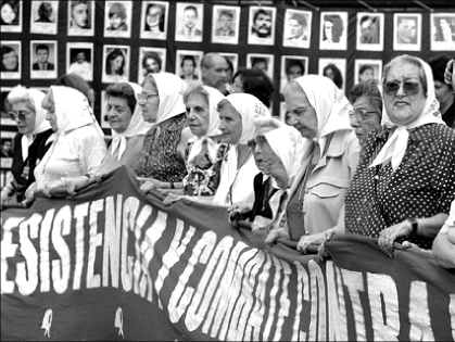 Resultado de imagen para Fotos de las Madres de Plaza de Mayo