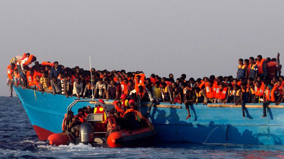 Rescatan alrededor de dos mil 500 inmigrantes en las costas de Italia