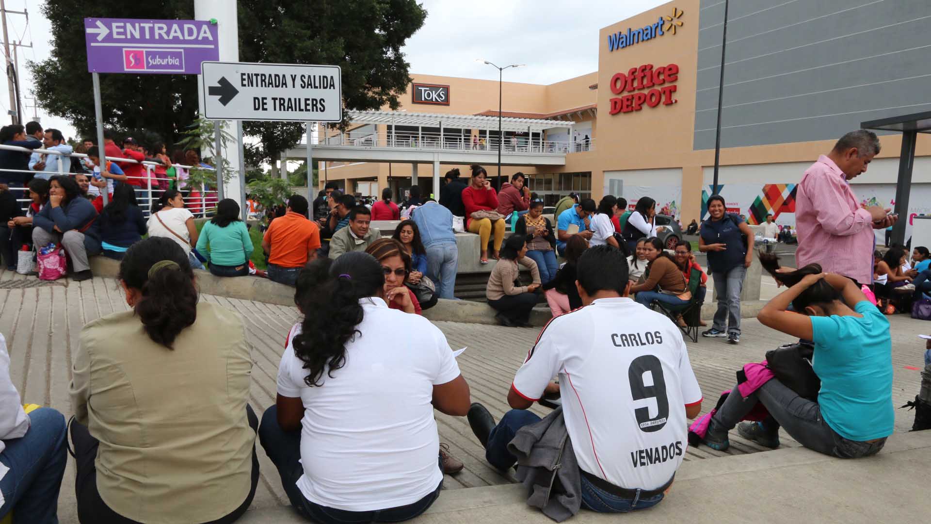 Convocan a paro nacional trabajadores del grupo Walmart en México