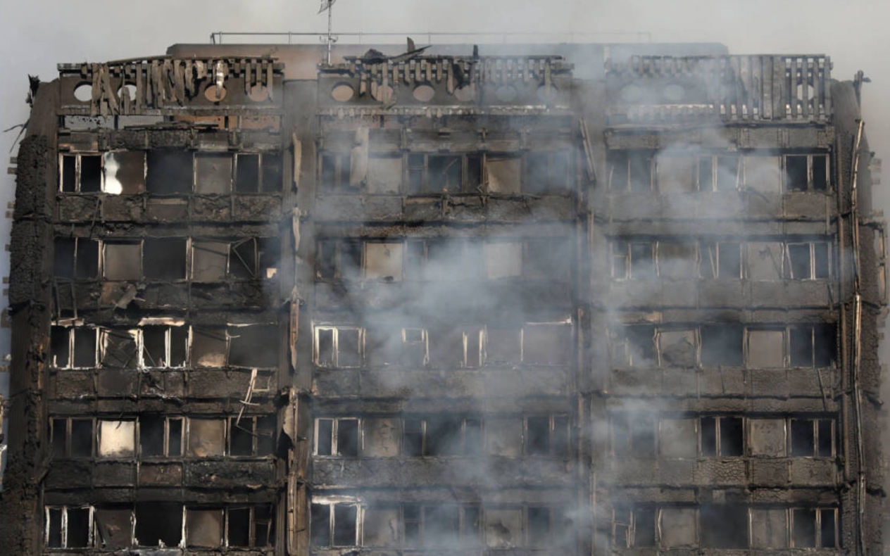 Suman 30 muertos por incendio en Londres