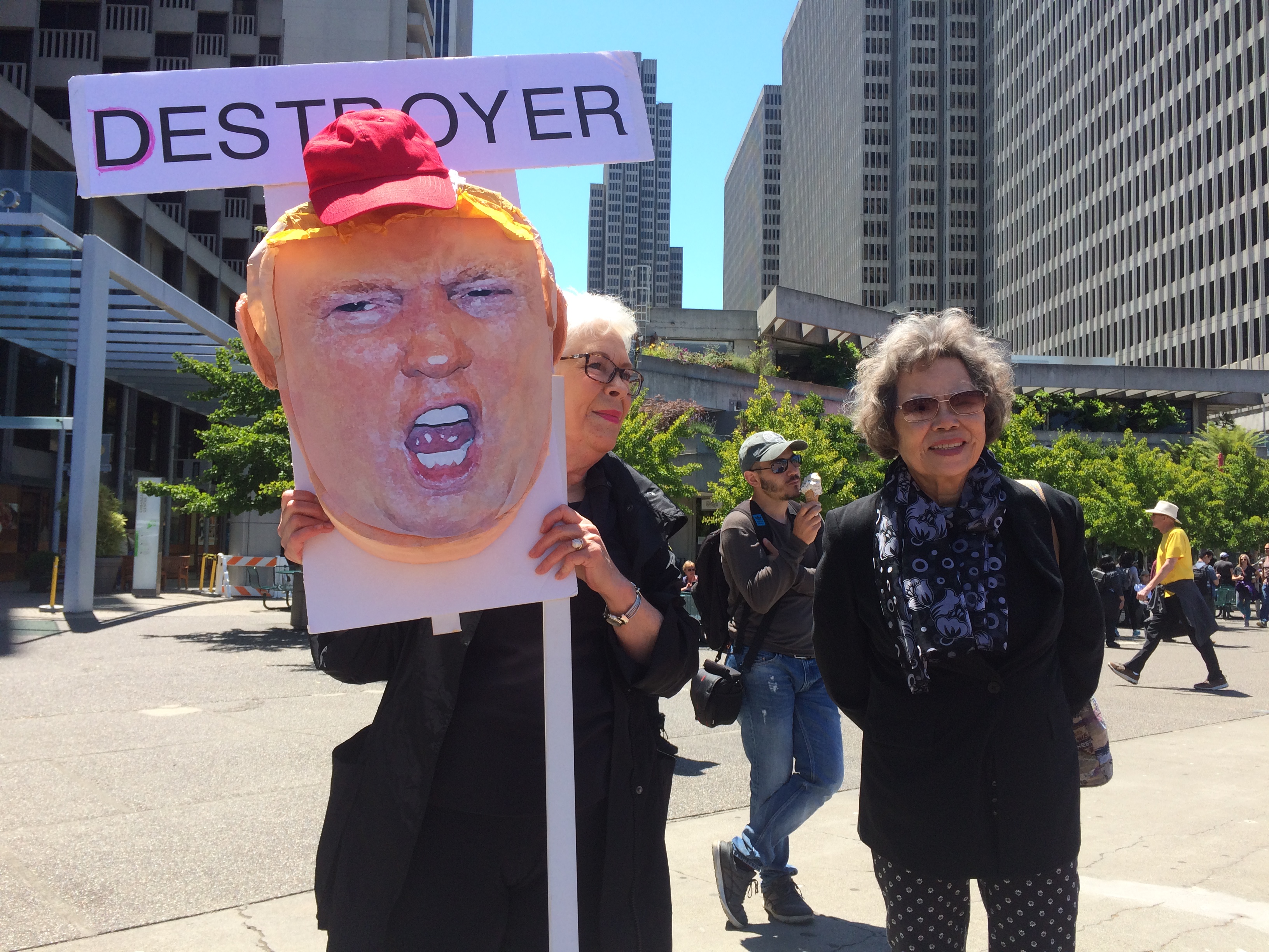 Fotogalería - #ImpeachmentMarch – Marchan miles en EUA para exigir destitución de Trump - 03/07/2017