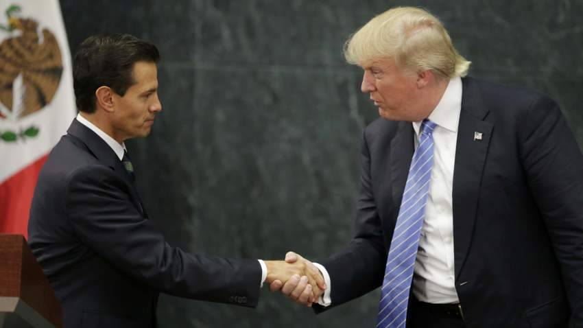 “Deja de decir que México no pagará el muro fronterizo”: Trump a Peña Nieto