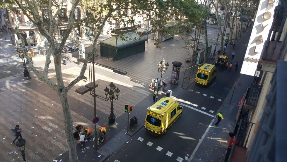 Deja al menos 13 muertos atentado en la Rambla de Barcelona 