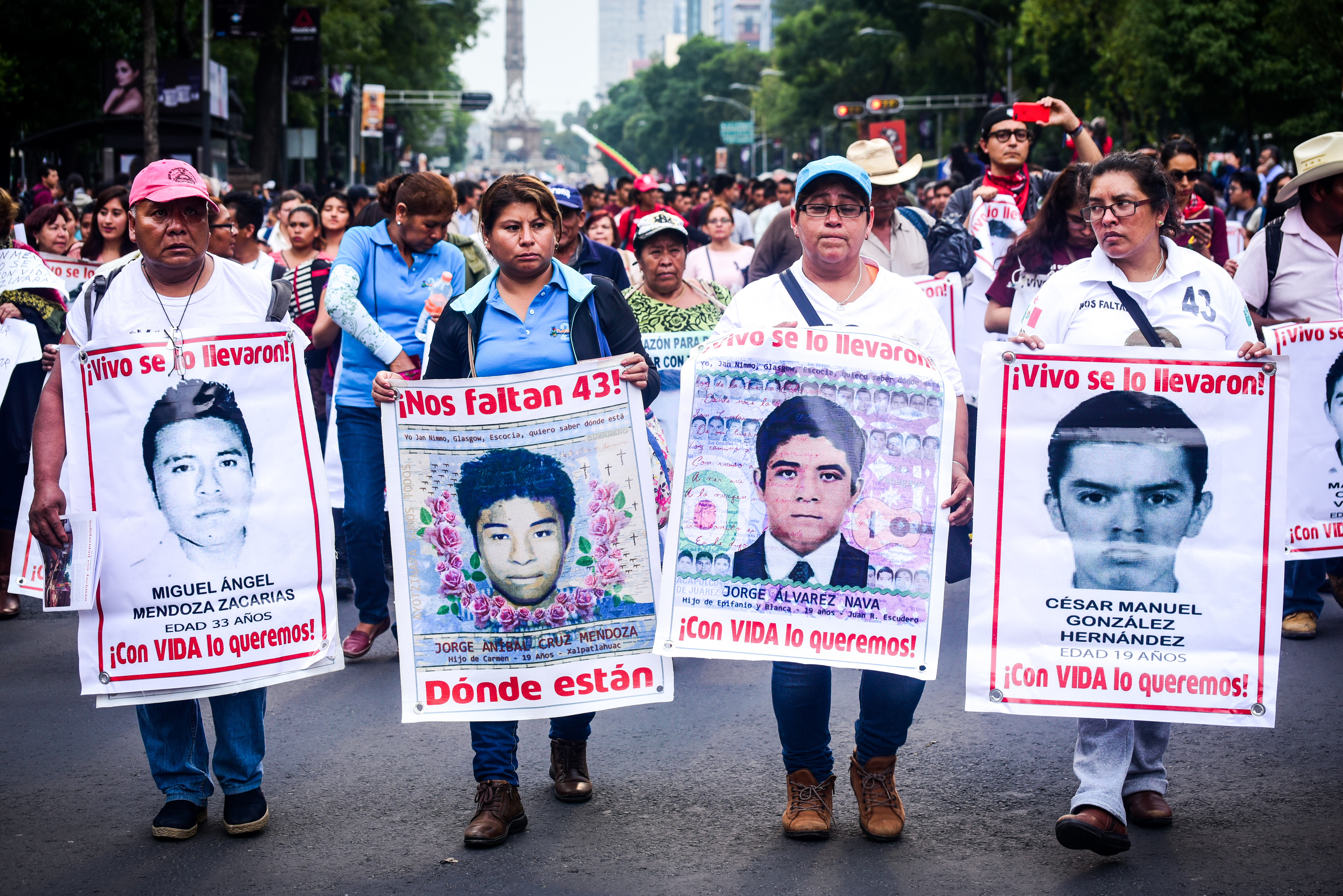 #Fotogalería - Marchan por tercer aniversario de Ayotzinapa - 27/09/2017