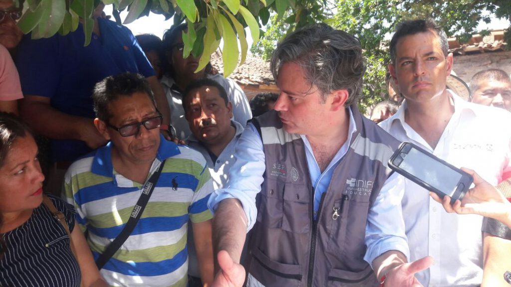 Reclaman pobladores de Juchitán a Nuño falta de apoyo gubernamental