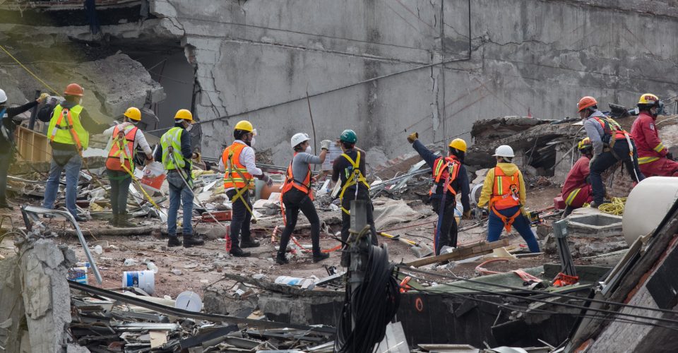 Finalizan labores de rescate en edificio colapsado en Álvaro Obregón 286
