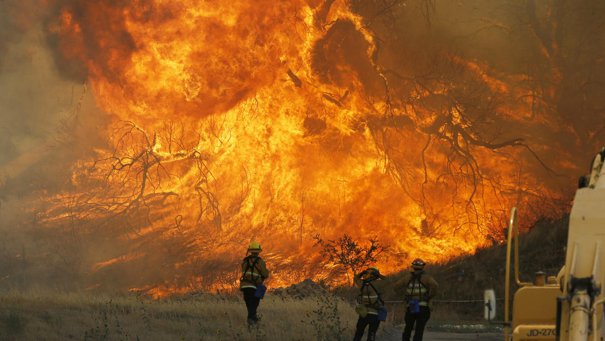 Al menos 11 muertos por incendios en California