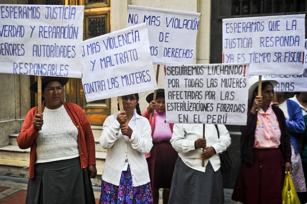 Acusan a Alberto Fujimori por esterilización forzada de 236 mil mujeres durante su mandato