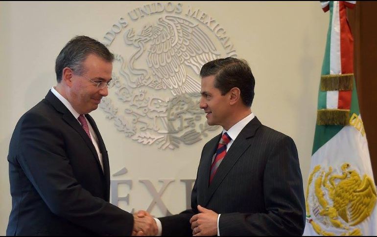 Nombra Peña Nieto a nuevo gobernador del Banco de México
