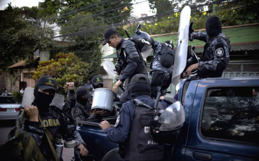 Permanece en huelga Policía de Honduras tras negarse a reprimir manifestantes