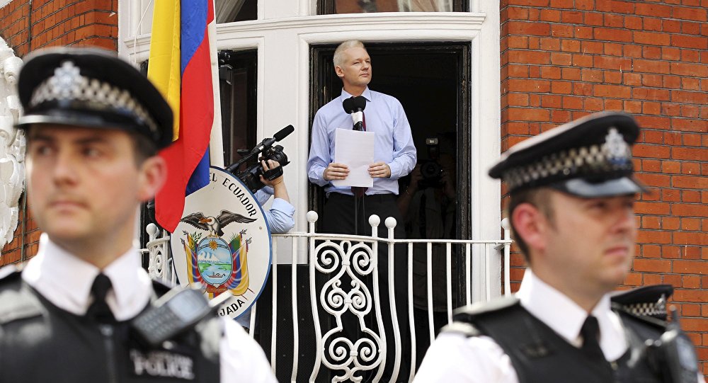 Rechaza Reino Unido estatus diplomático a Julian Assange