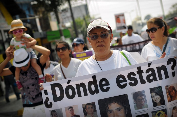 Realizan madres de desaparecidos huelga de hambre en SEGOB