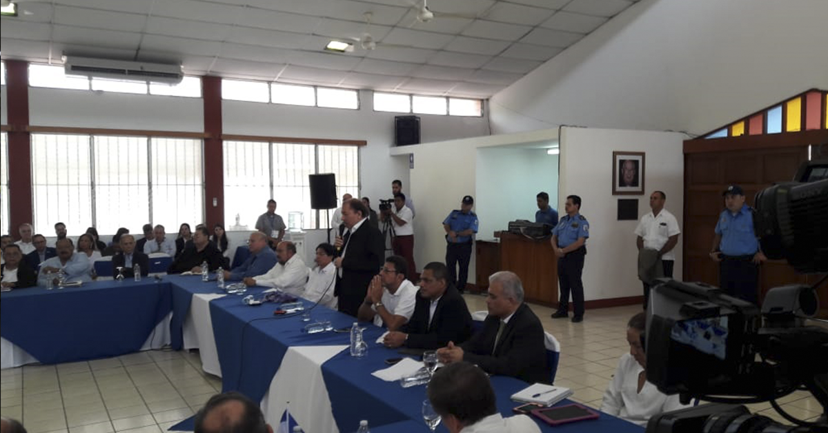 Inicia diálogo para resolver crisis en Nicaragua en medio de la violencia