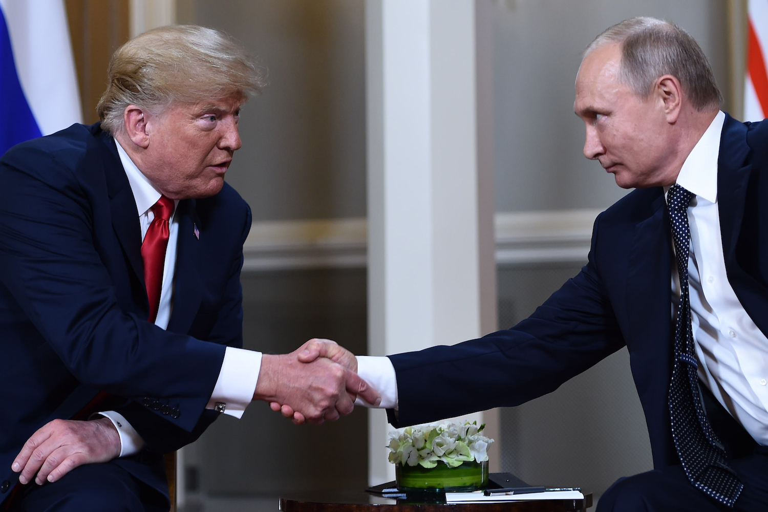 Cápsula Mirada Crítica - EUA y Rusia: del "kompromat" al "te compro" Trump - 25/07/2018