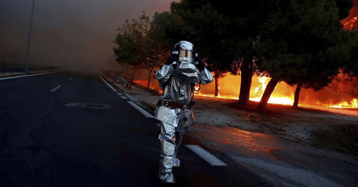 Fuertes incendios en Ática dejan al menos 74 muertos y 150 heridos