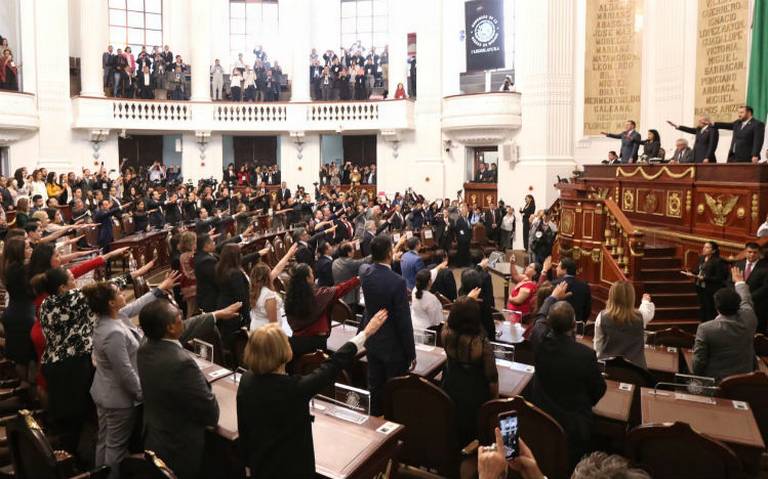 Instalan primer Congreso de la Ciudad de México, toman protesta 66 diputados