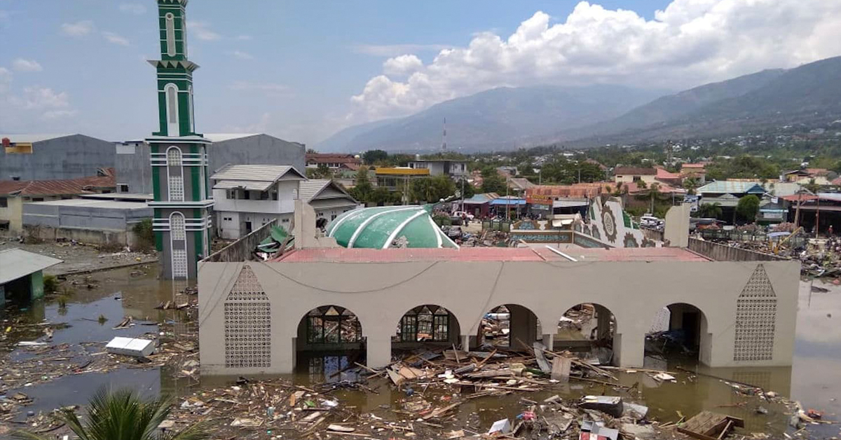 Sube a mil 203 cifra de muertos por terremoto y tsunami en Indonesia