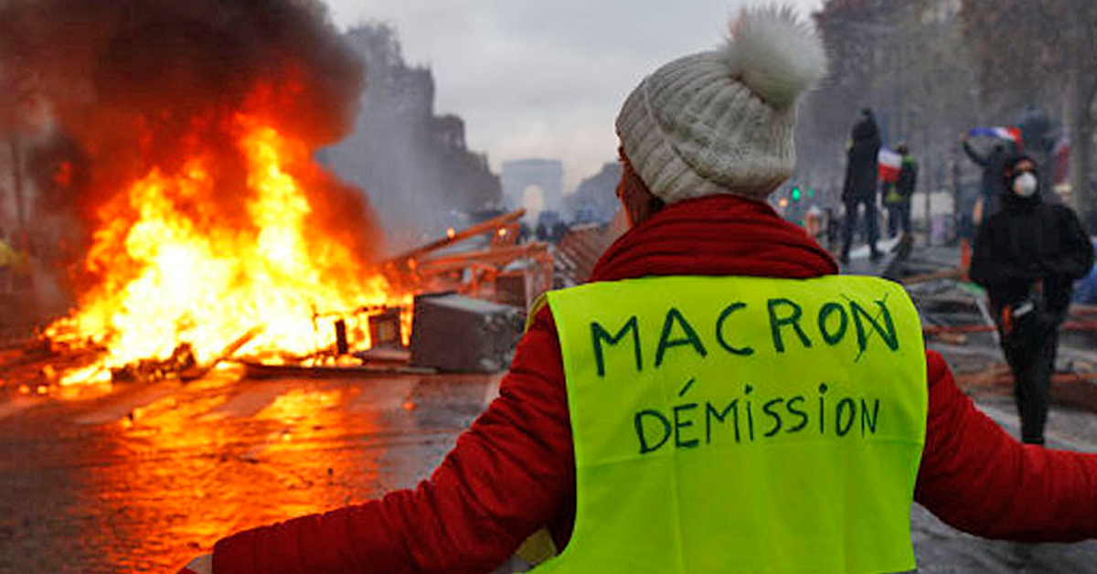 Tras semanas de protestas en Francia, Macron suspende sólo por seis meses aumento del combustible