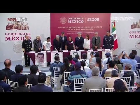 Firma AMLO decreto para Comisión de Investigación en caso Ayotzinapa