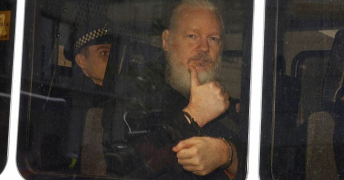 Temen por vida de Julian Assange, fundador de WikiLeaks, tras detención por solicitud de extradición de EU