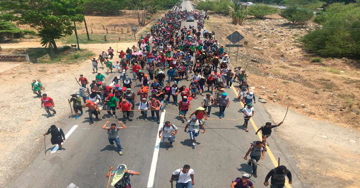 Detienen en Chiapas a 367 migrantes de caravana rumbo a EUA