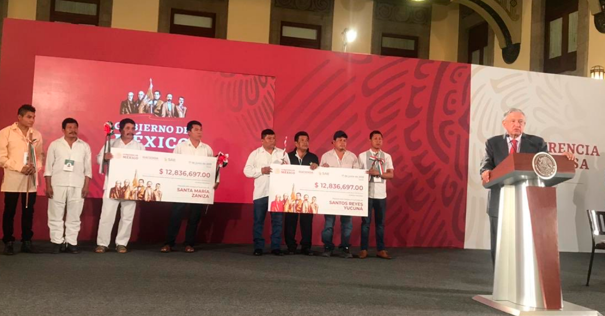 Entrega gobierno apoyo destinado a comunidades de Oaxaca