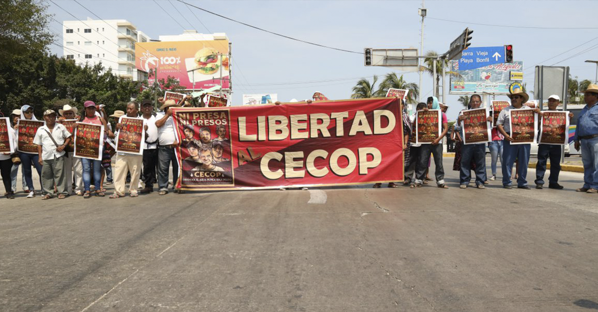 Exigen liberación de 16 presos opositores a presa de CFE en Guerrero mientras se realiza juicio oral