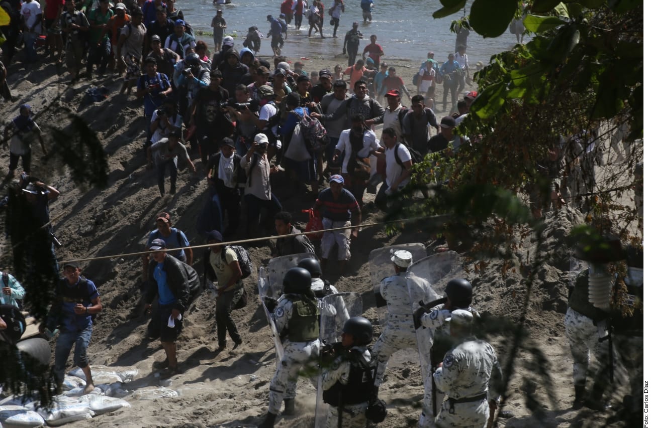 Guardia Nacional agrede a migrantes en el Río Suchiate al intentar detenerlos