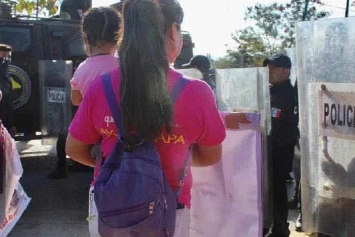 Investigan a 60 policías antimotines por la represión contra normalistas y padres de los 43